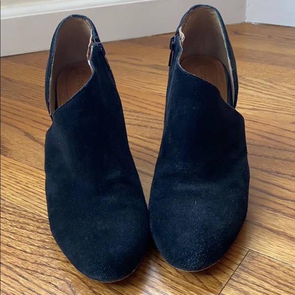 Black suede ankle booties - Picture 3 of 5